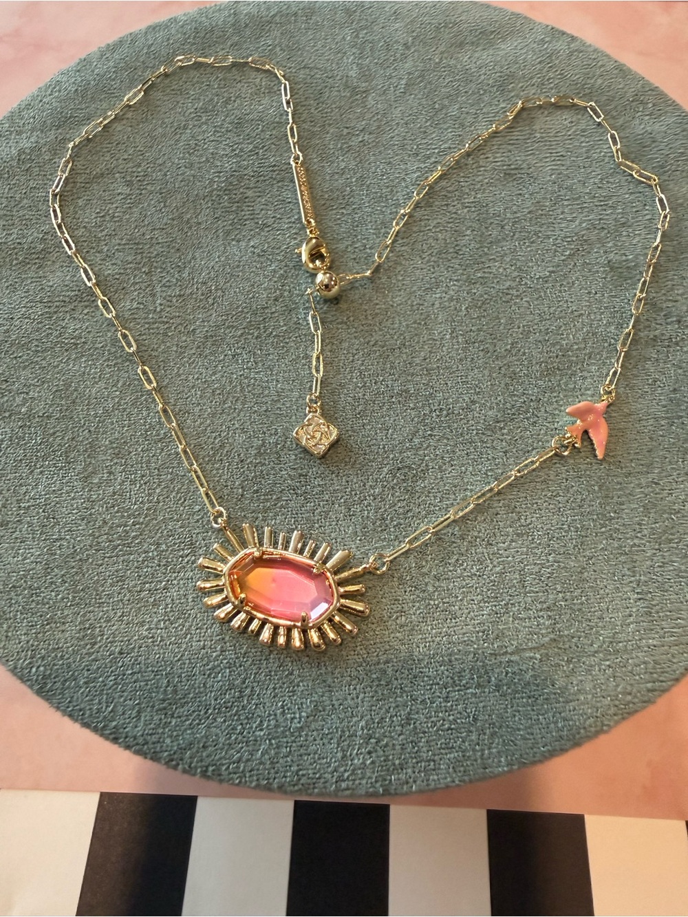 Kendra Scott | Elisa Gold Sunburst Pink Ombre Stone Necklace - Picture 5 of 5